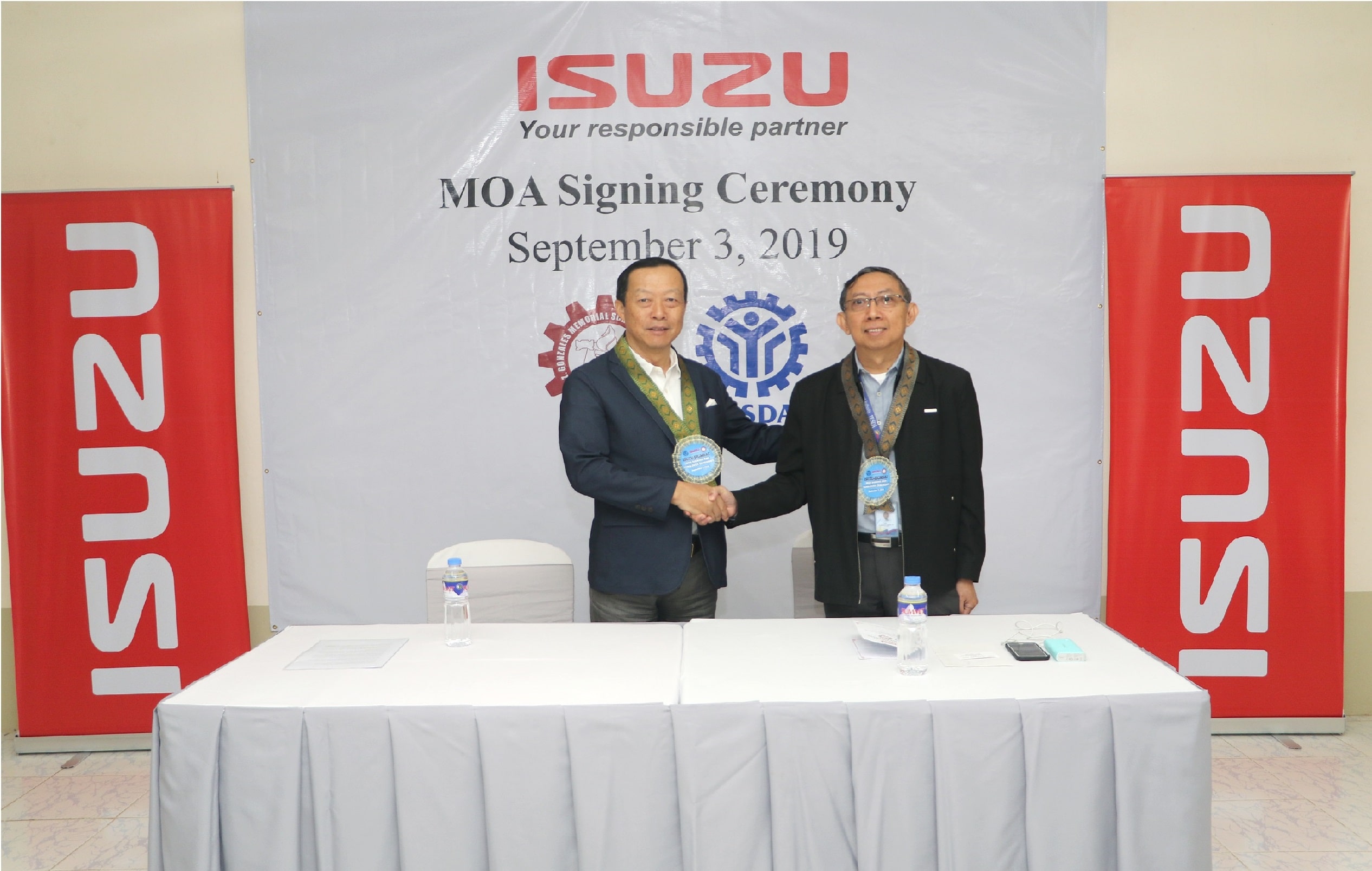 MOA signing picture